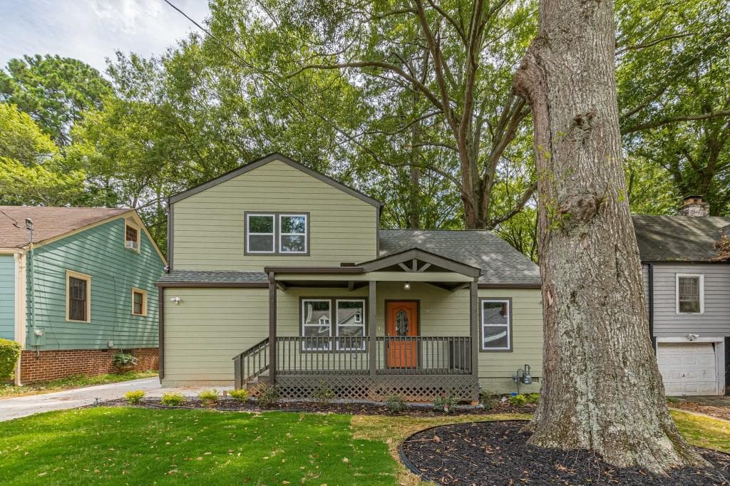 3 bedroom, 3 bathroom single family residence sold at 1748 Alvarado Terrace, Atlanta, GA 30310