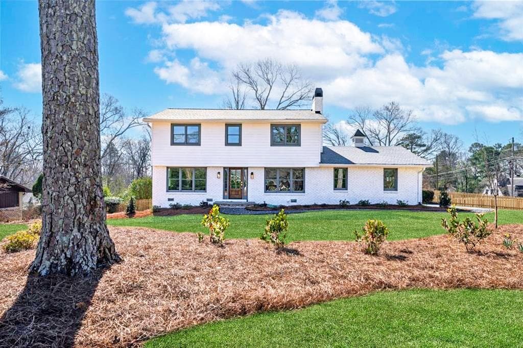 5 bedroom, 4 bathroom single family residence sold at 1771 Mount Vernon Road, Atlanta, GA 30338