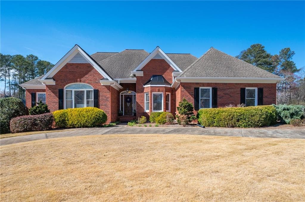 3 bedroom, 3 bathroom single family residence sold at 811 Weeping Willow Drive, Powder Springs, GA 30127