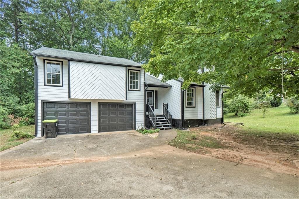 3 bedroom, 2 bathroom single family residence sold at 2940 Leah Lane, Douglasville, GA 30135