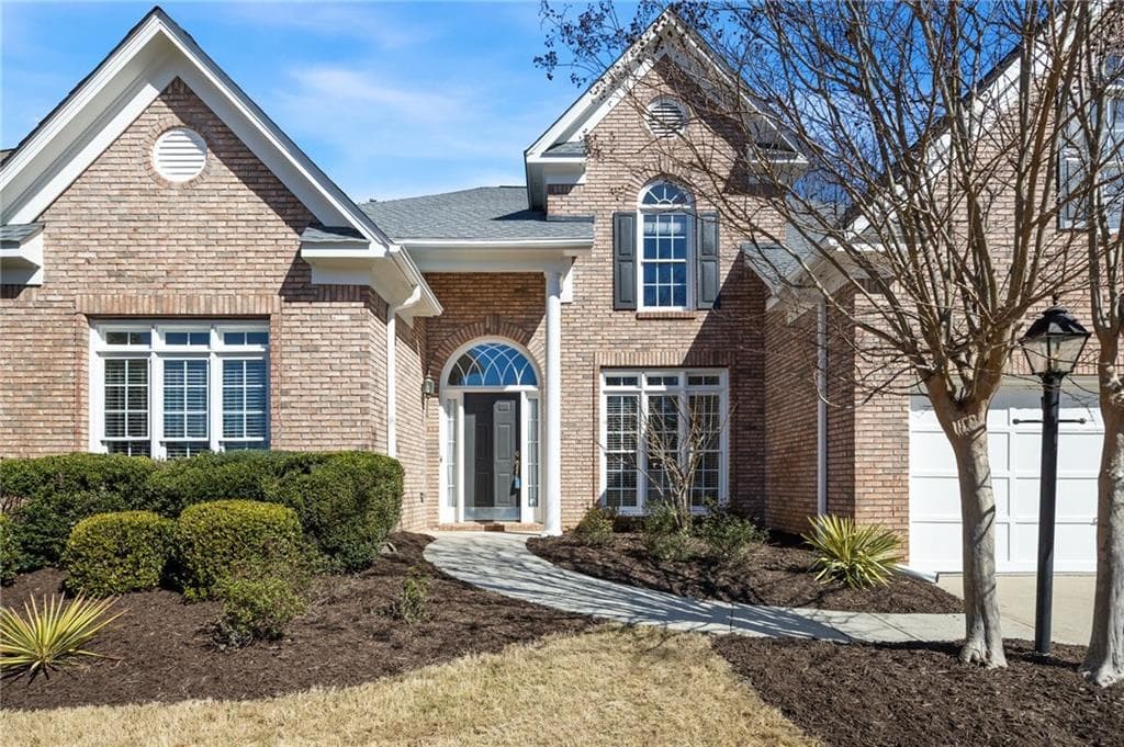 4 bedroom, 3 bathroom single family residence sold at 1462 VALLEY GLEN Way, Dunwoody, GA 30338