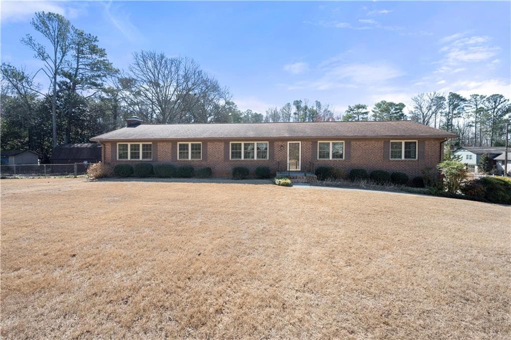 3 bedroom, 3 bathroom single family residence sold at 1331 Woodhill Drive, Marietta, GA 30066