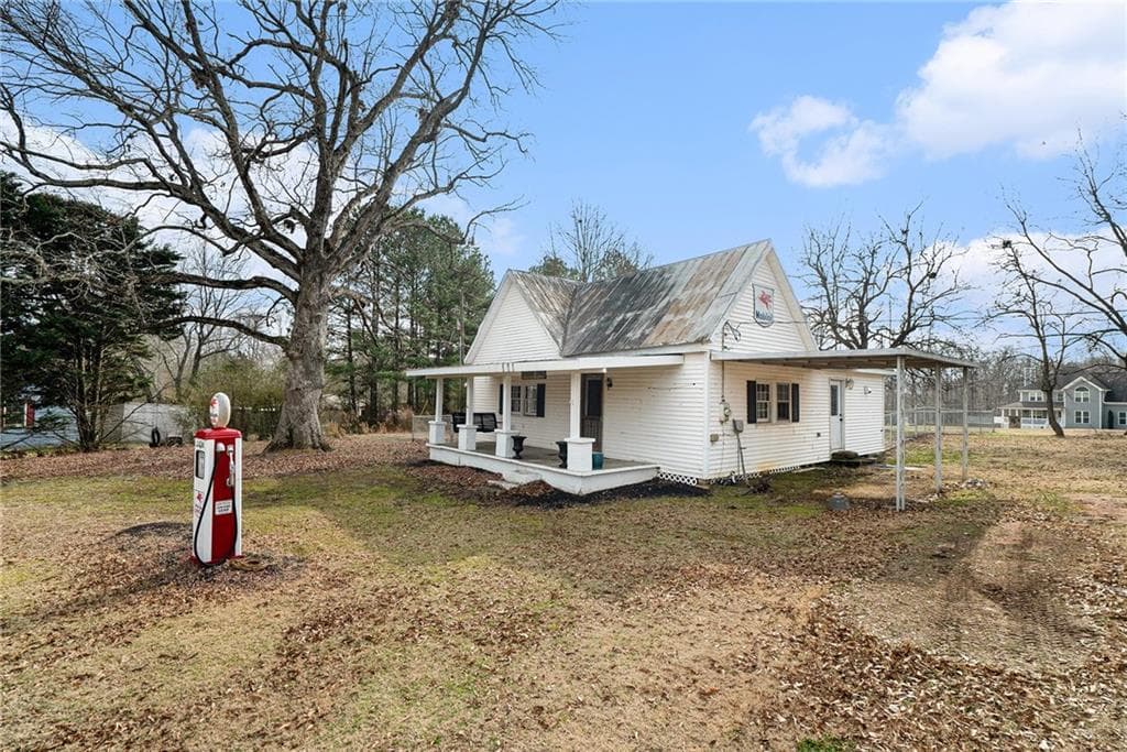 2 bedroom, 1 bathroom single family residence sold at 2885 Camp Mitchell Road, Loganville, GA 30052