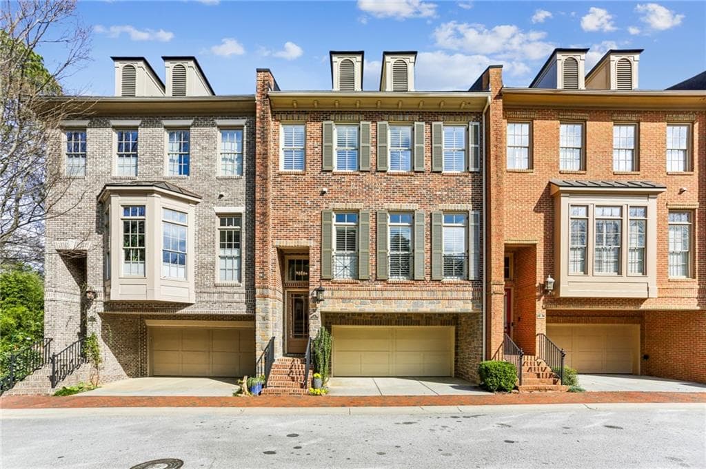 4 bedroom, 4 bathroom townhouse sold at 4 Candler Grove Drive, Decatur, GA 30030