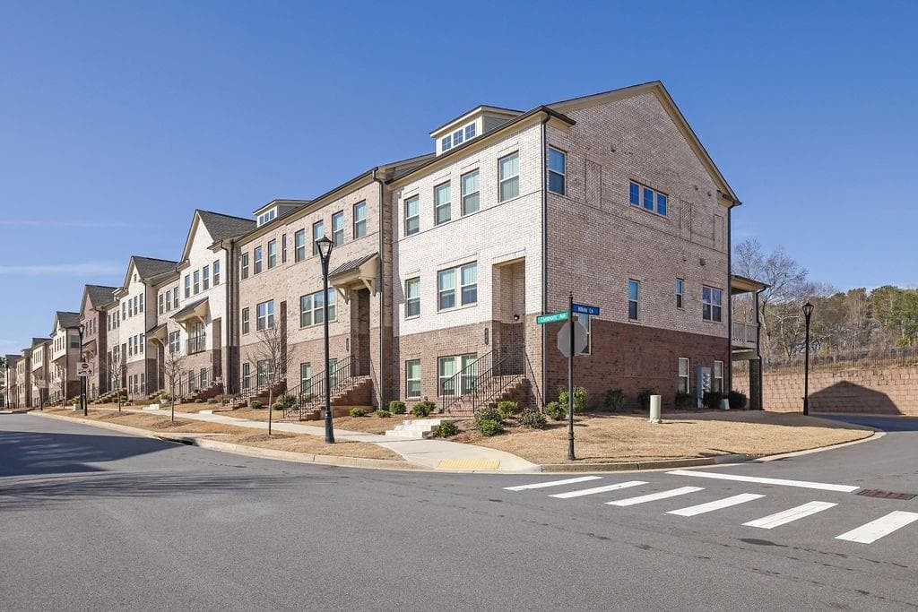 4 bedroom, 4 bathroom townhouse sold at 235 Commons Avenue, Woodstock, GA 30188