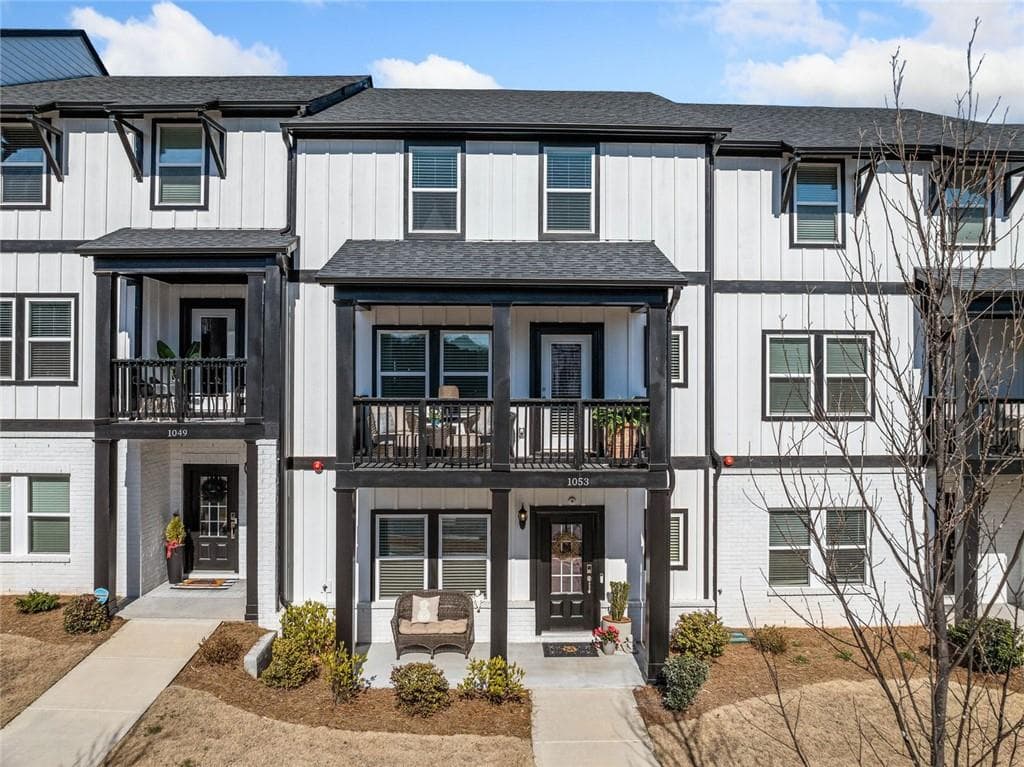 4 bedroom, 4 bathroom townhouse sold at 1053 Knoxboro Lane, Woodstock, GA 30188