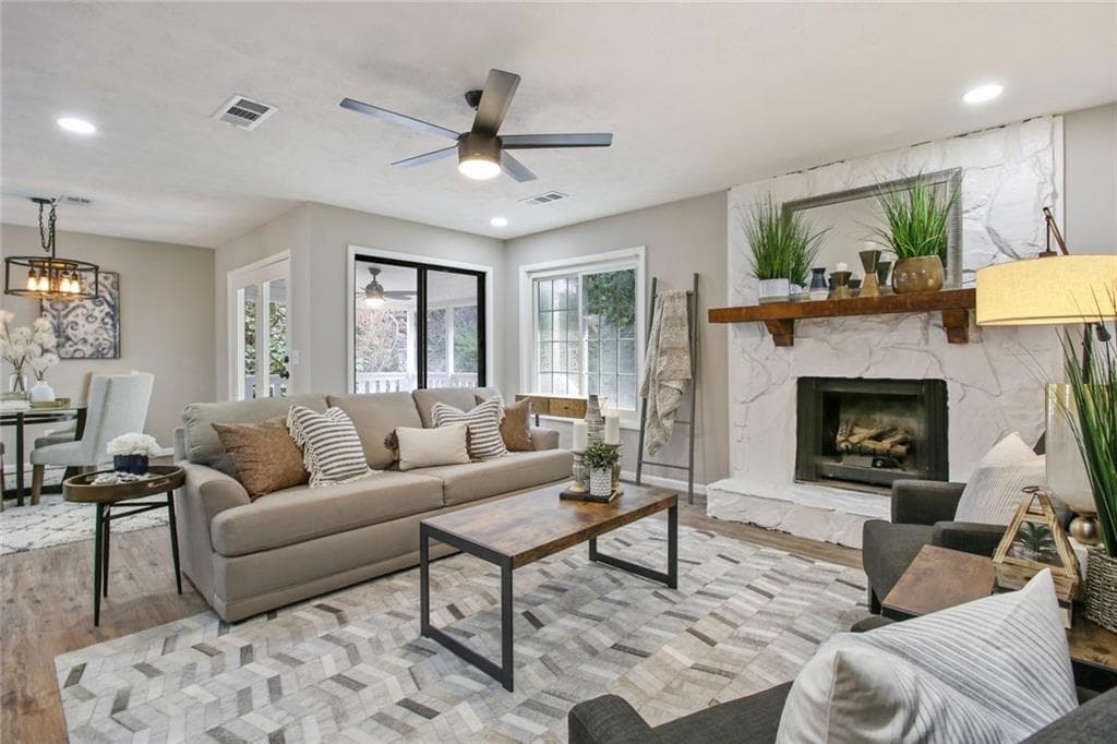 3 bedroom, 2 bathroom single family residence sold at 2815 Pine Mountain Circle, Kennesaw, GA 30152