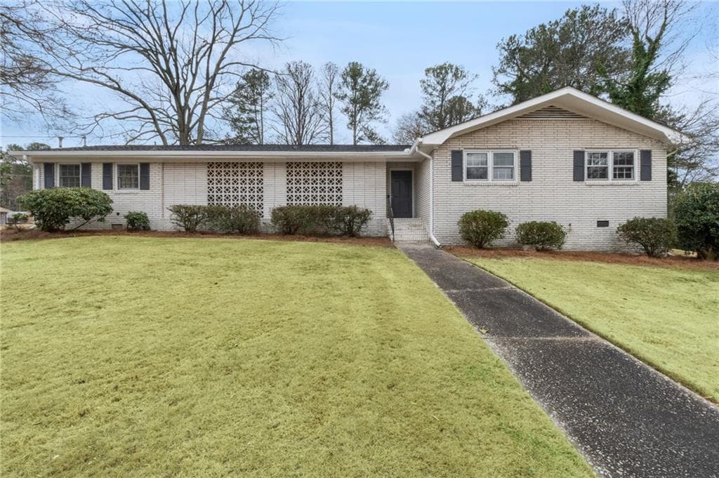 3 bedroom, 2 bathroom single family residence sold at 1385 Lucky Lane, Mableton, GA 30126