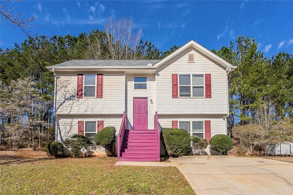 3 bedroom, 2 bathroom single family residence sold at 3420 Lineview Drive, Ellenwood, GA 30294