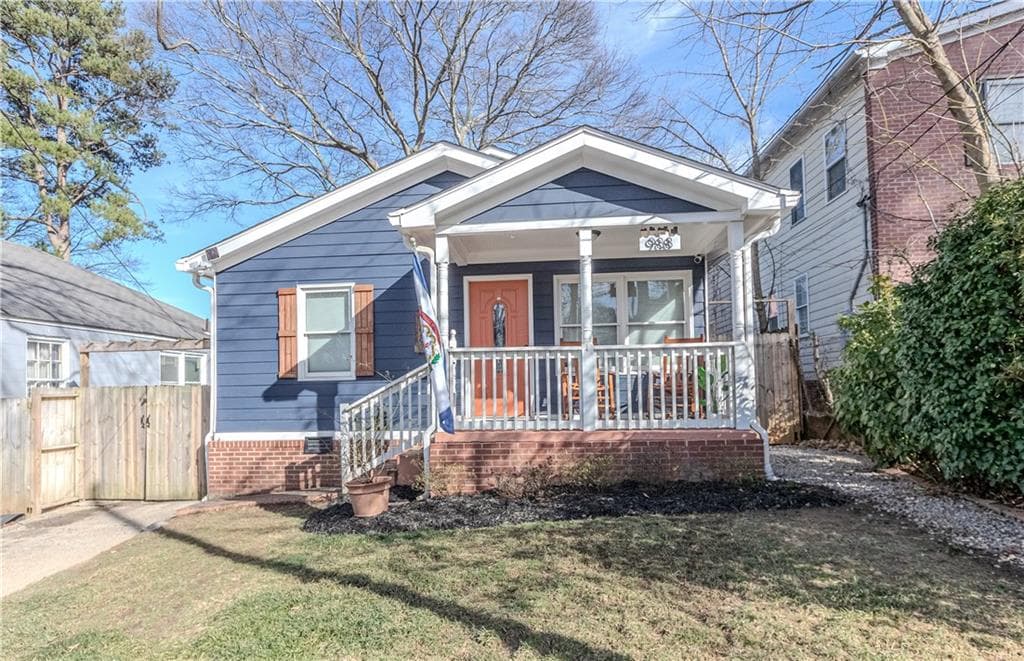 3 bedroom, 2 bathroom single family residence sold at 988 Farrington Place, Atlanta, GA 30315