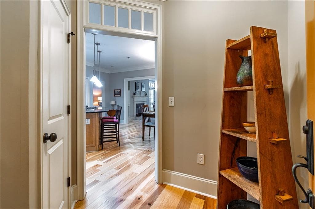 2 bedroom, 2 bathroom, 1,275 sq ft condominium sold at 825 Highland Lane 1105, Atlanta, GA 30306