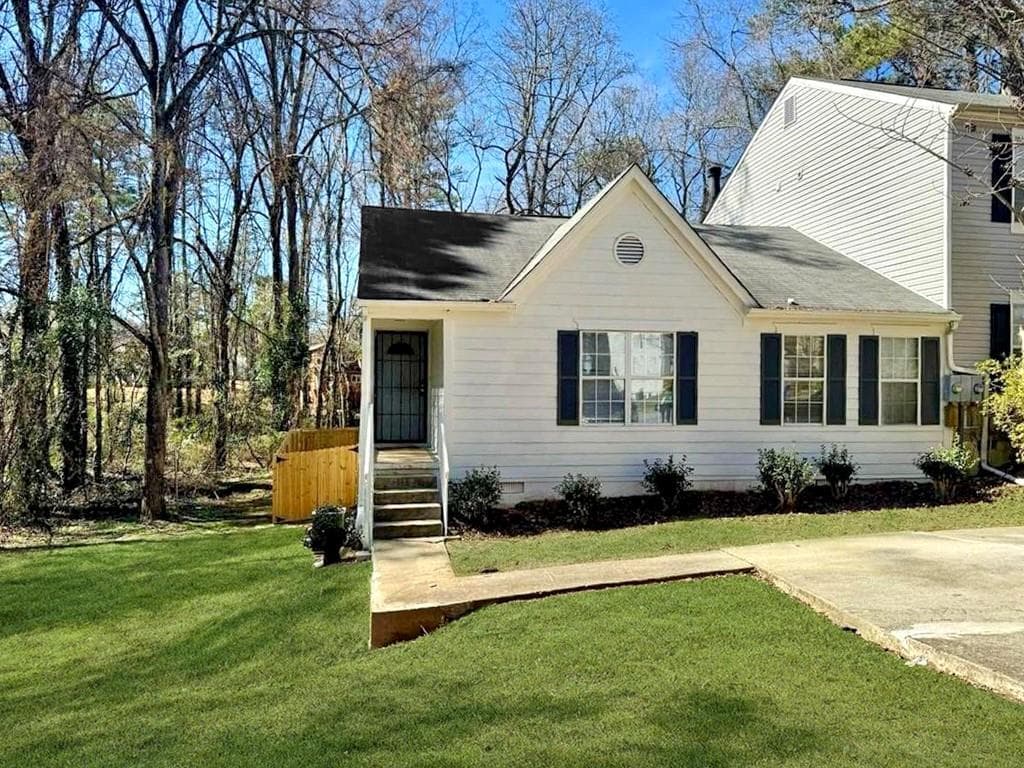 2 bedroom, 2 bathroom townhouse sold at 2035 Marbut Trace, Lithonia, GA 30058