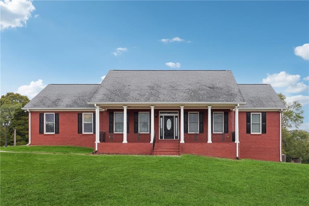 5 bedroom, 4 bathroom single family residence sold at 2984 Berry Road, Loganville, GA 30052