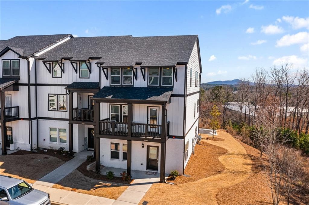 4 bedroom, 4 bathroom townhouse sold at 800 Mackay Creek, Woodstock, GA 30188