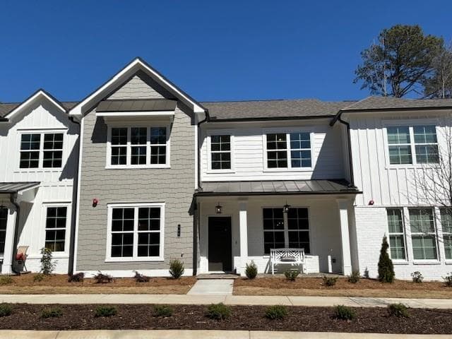 3 bedroom, 3 bathroom townhouse sold at 689 Dobbs Road, Woodstock, GA 30188