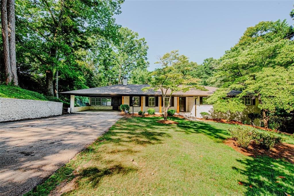 4 bedroom, 4 bathroom single family residence sold at 1141 Dixon Circle, Gainesville, GA 30501