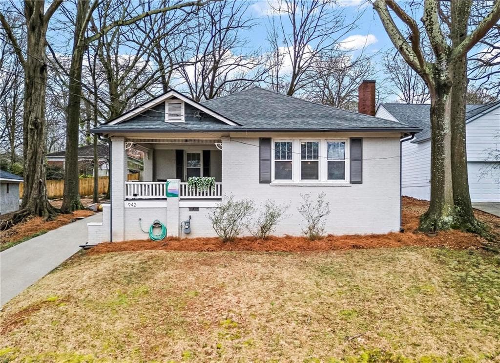 3 bedroom, 2 bathroom, 1,484 sq ft single family residence sold at 942 Byron Drive, Atlanta, GA 30310