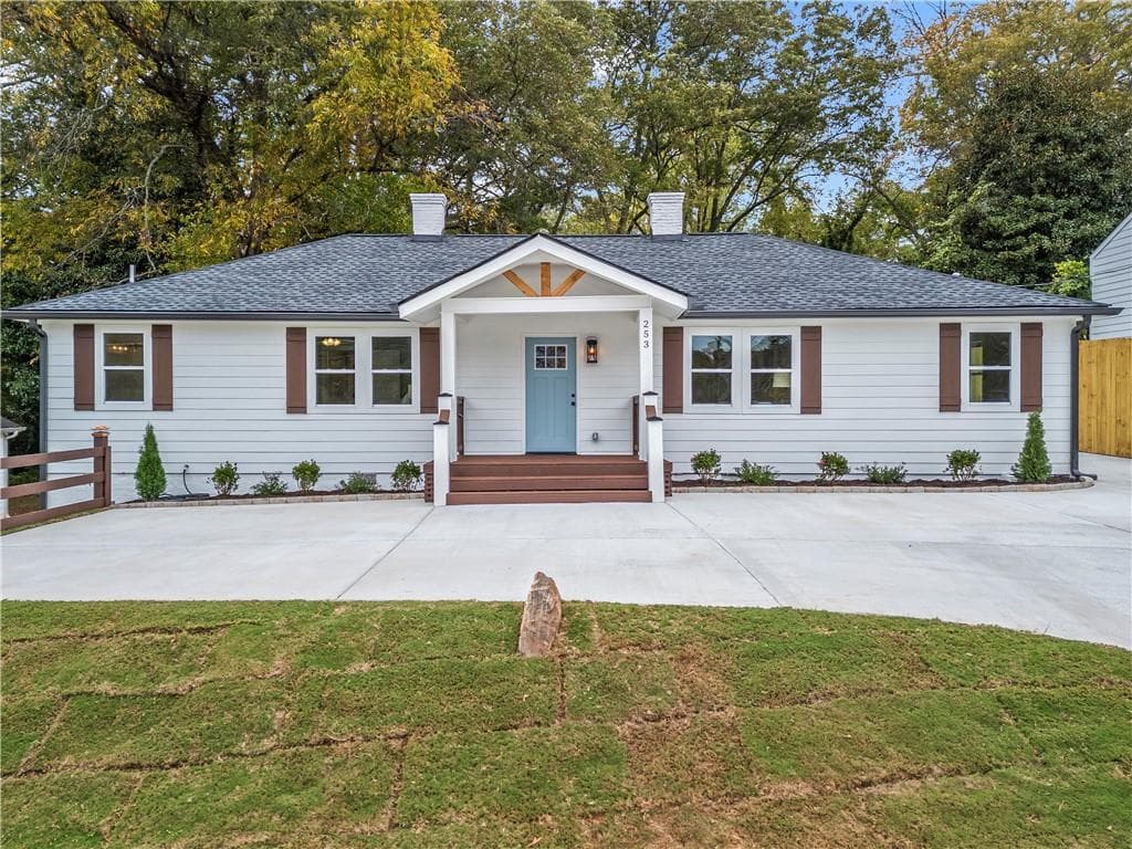4 bedroom, 3 bathroom single family residence sold at 253 MCINTOSH AVENUE NE, Marietta, GA 30060