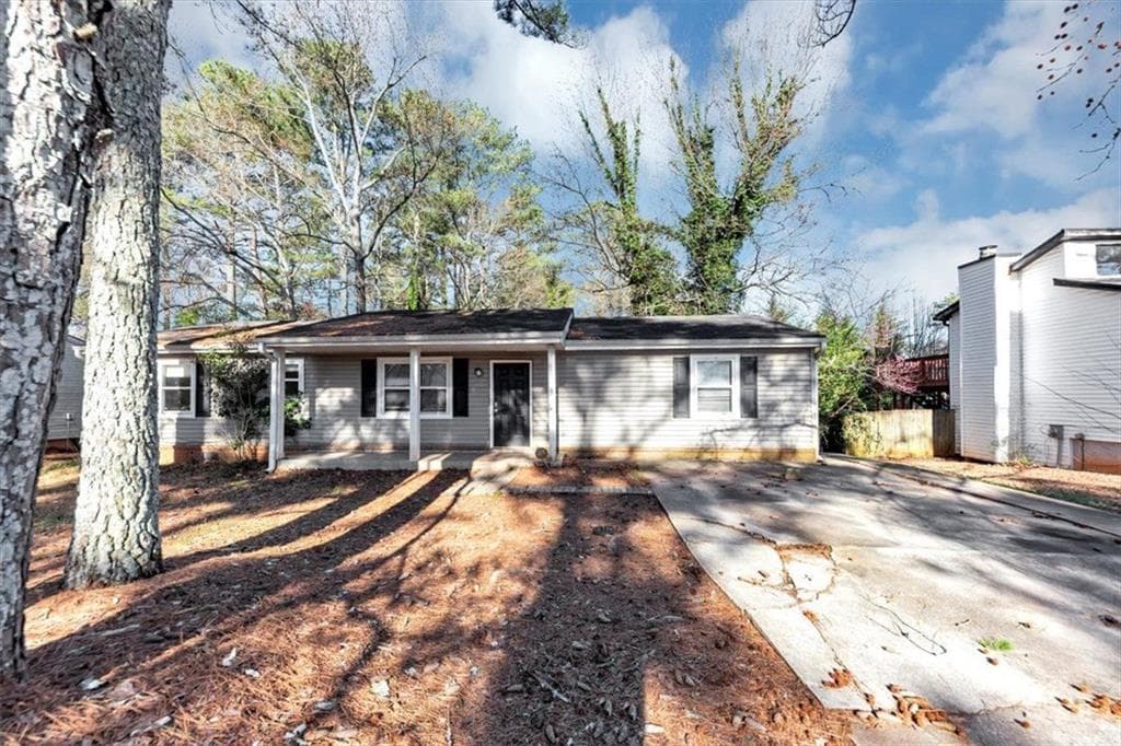 3 bedroom, 3 bathroom single family residence sold at 4275 RIDGETOP Drive, Ellenwood, GA 30294