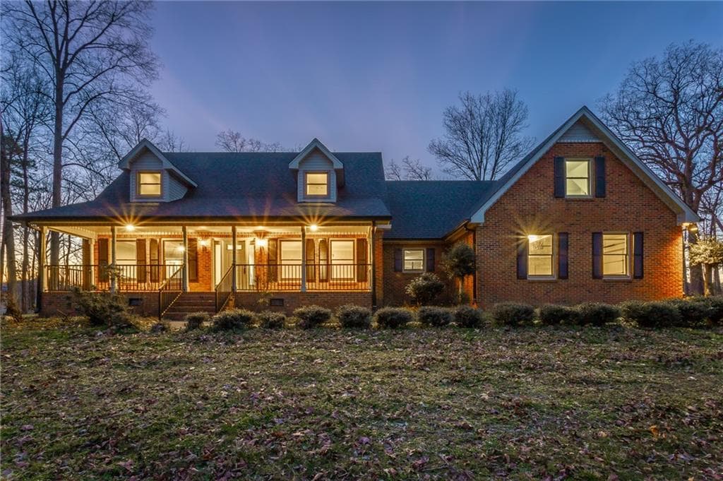 5 bedroom, 3 bathroom single family residence sold at 921 Lake Katherine Road, Tunnel Hill, GA 30755