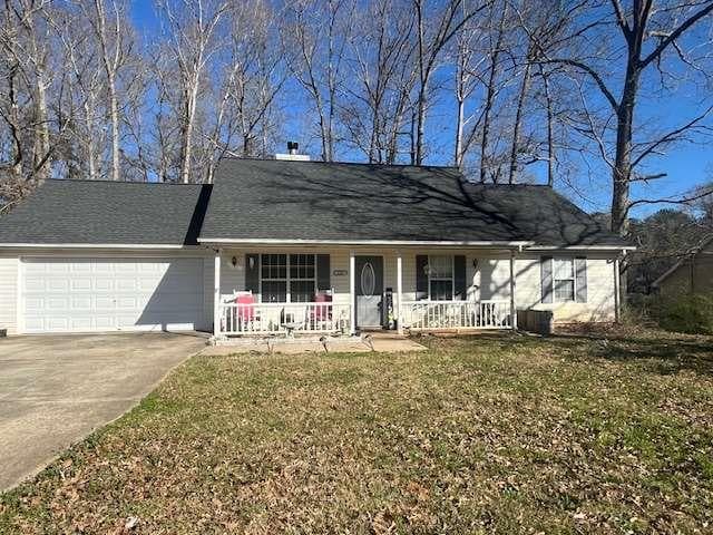 3 bedroom, 2 bathroom single family residence sold at 127 Lake Forest Drive, Jackson, GA 30233