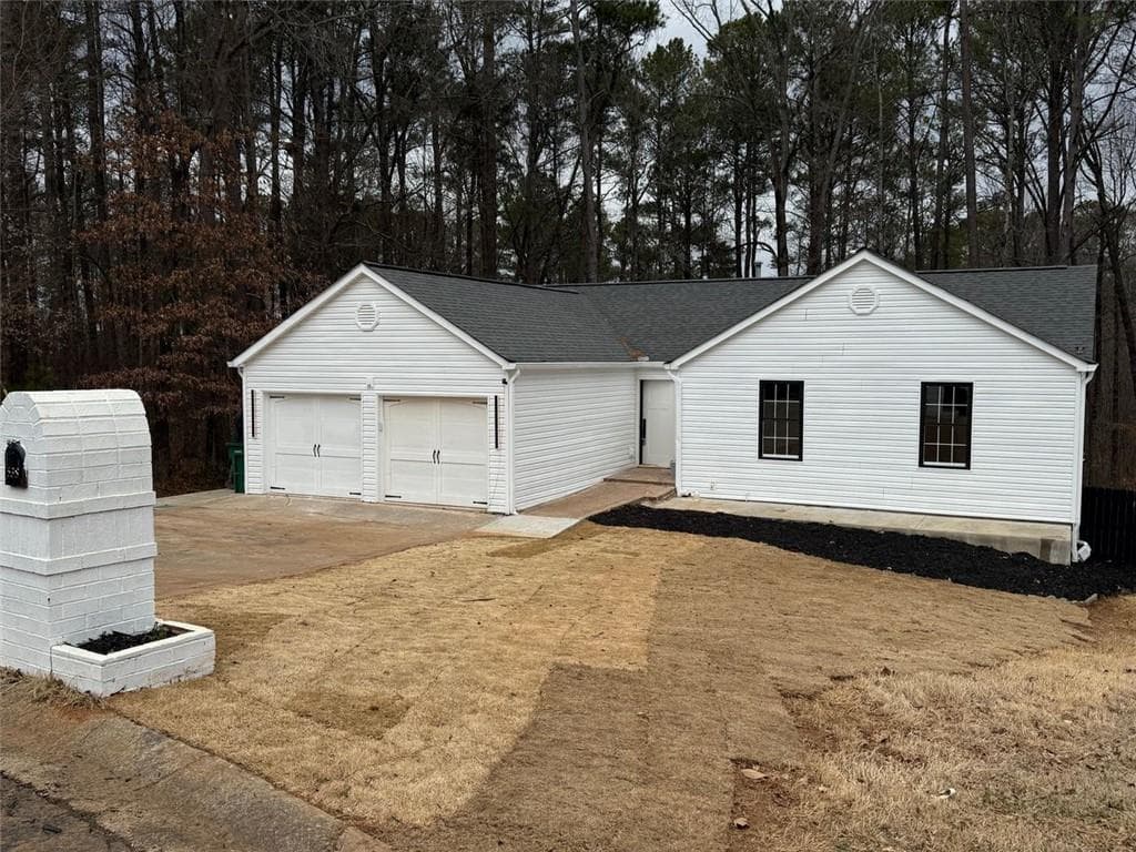 5 bedroom, 3 bathroom single family residence sold at 538 BLUFF Court, Woodstock, GA 30188