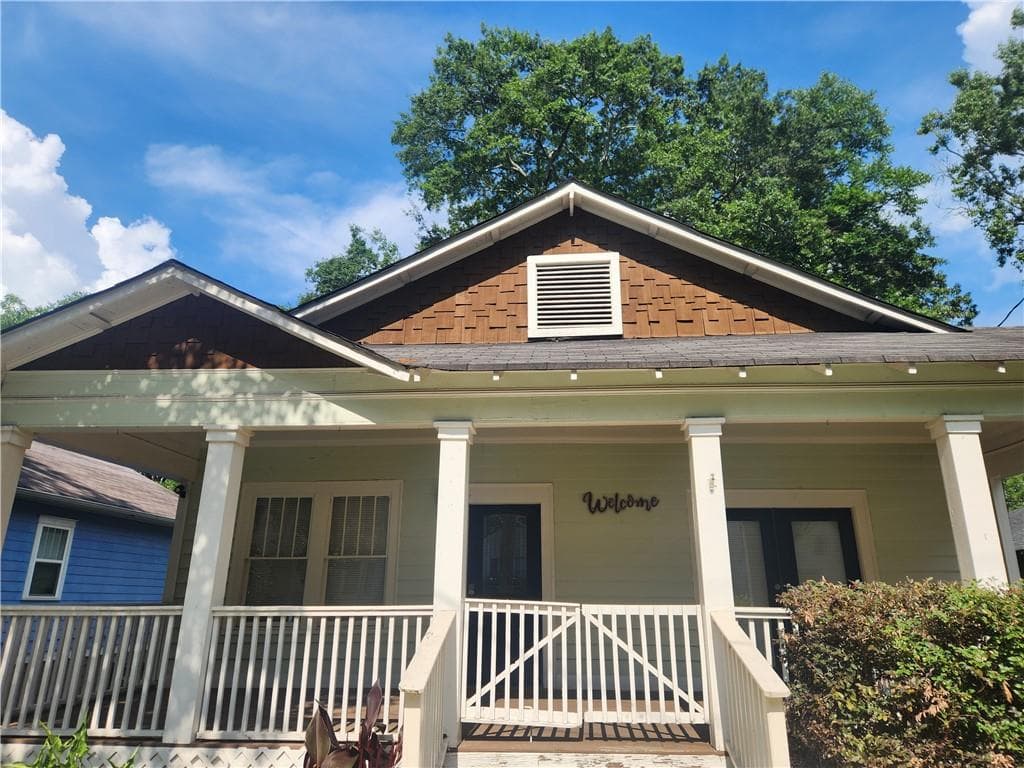 4 bedroom, 2 bathroom single family residence sold at 998 Allene Avenue, Atlanta, GA 30310