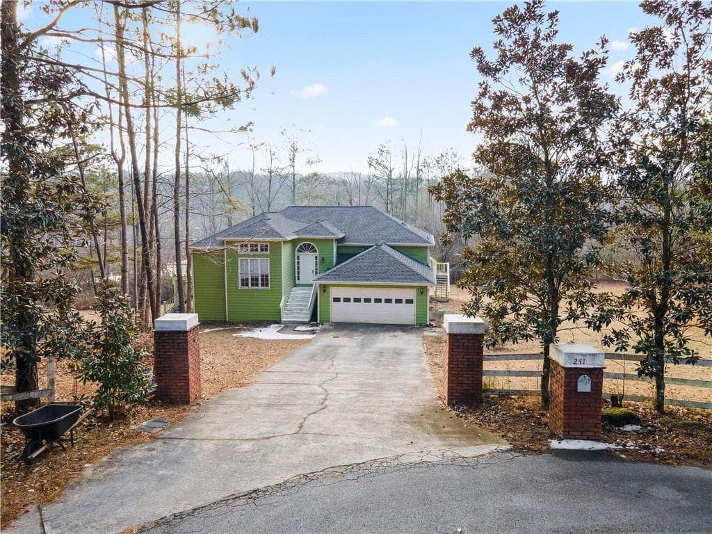 3 bedroom, 4 bathroom single family residence sold at 241 Nacoochee Drive, Woodstock, GA 30188