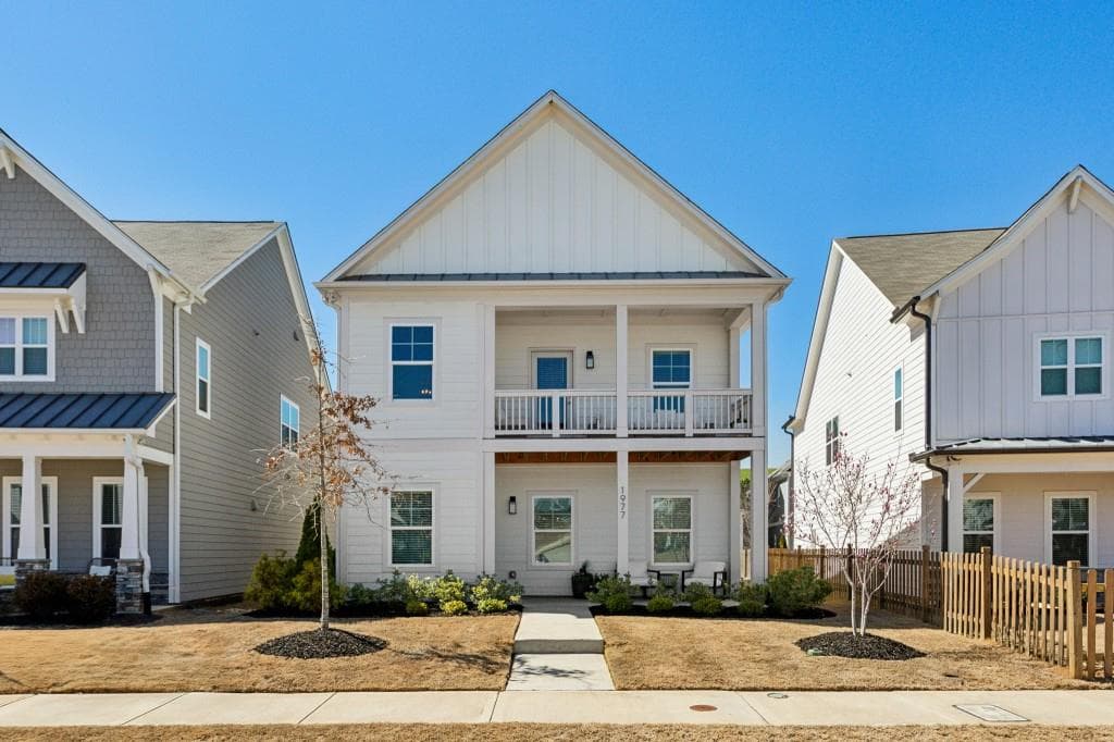3 bedroom, 3 bathroom single family residence sold at 1977 Granite Hills Road, Atlanta, GA 30318