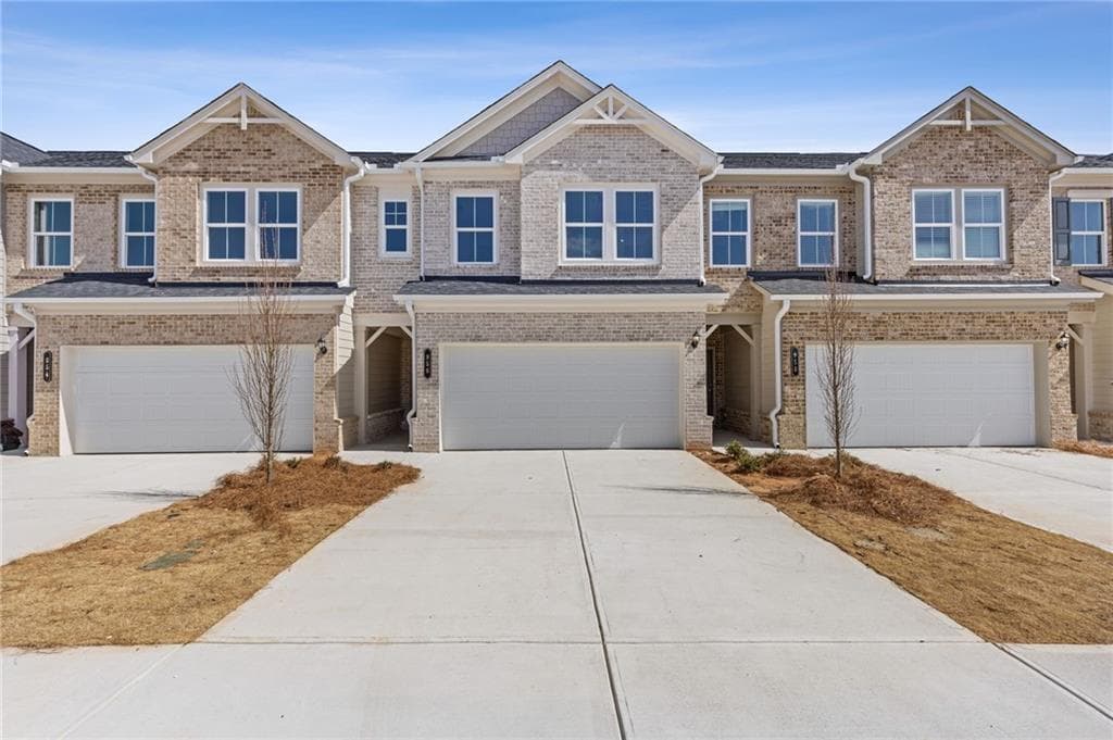 4 bedroom, 3 bathroom townhouse sold at 956 Elwood Street, Dacula, GA 30019
