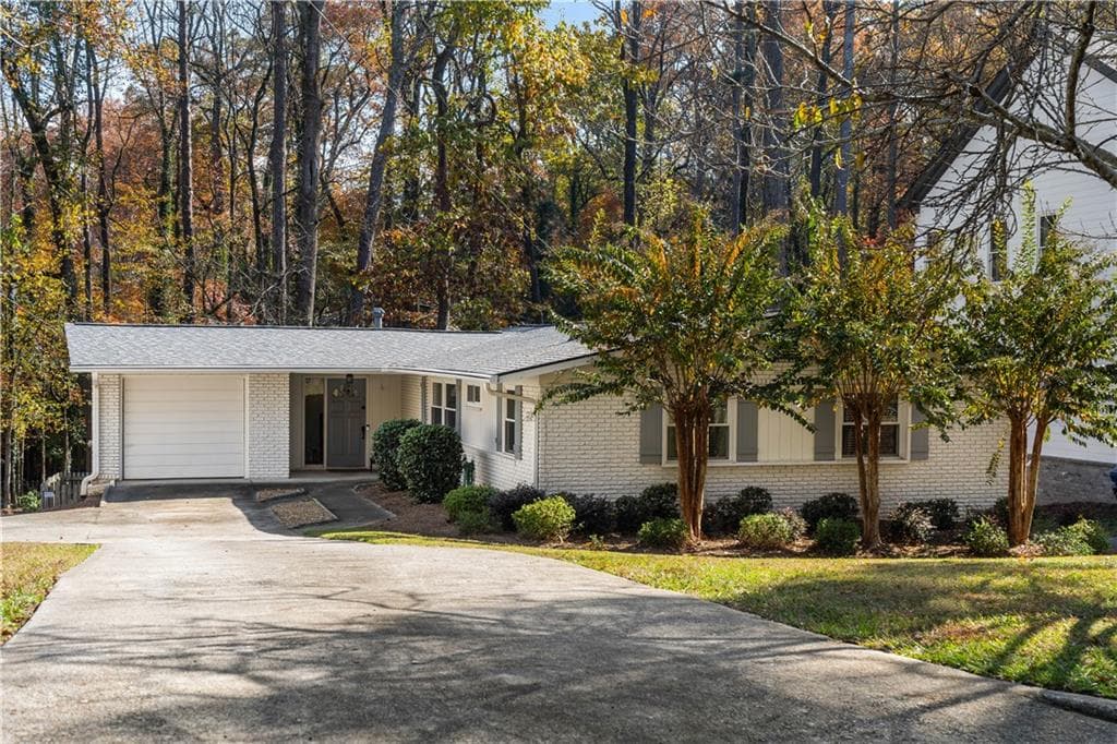 4 bedroom, 3 bathroom single family residence sold at 3648 Woodstream Circle, Brookhaven, GA 30319