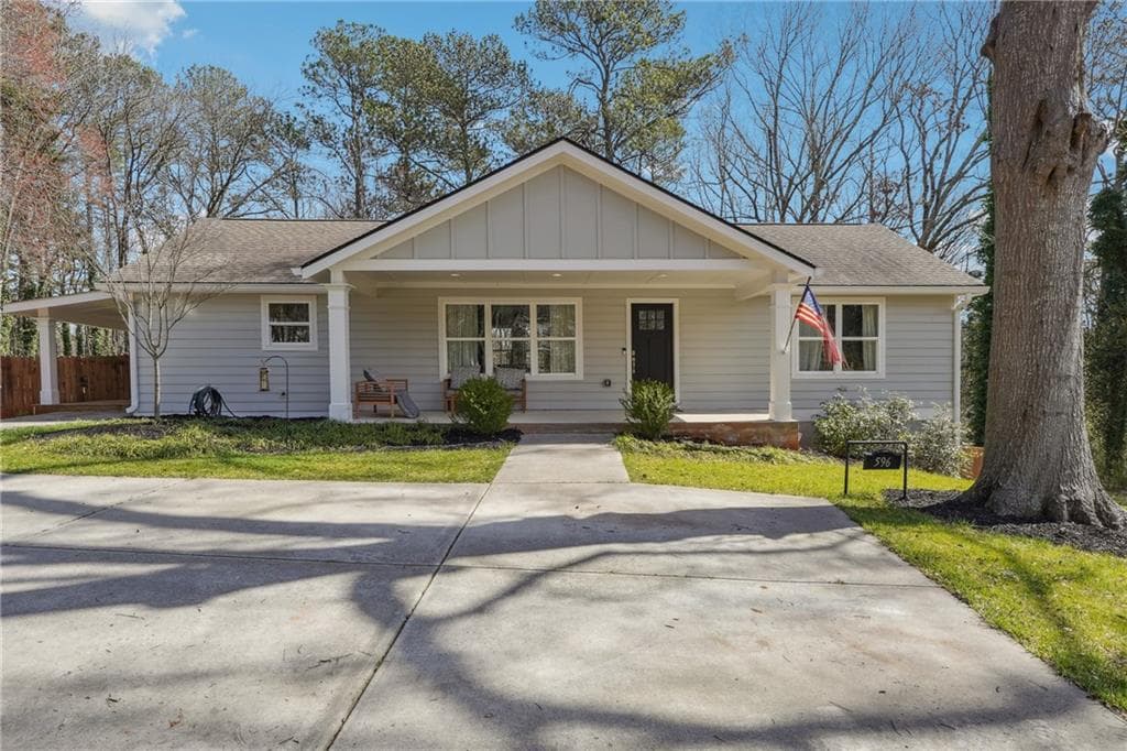 3 bedroom, 2 bathroom, 2,600 sq ft single family residence sold at 596 Frank Kirk Road, Kennesaw, GA 30152