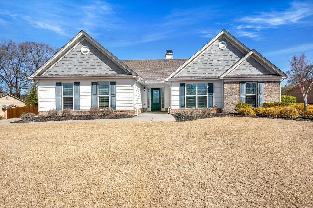 4 bedroom, 3 bathroom single family residence sold at 472 Logans Way, Hoschton, GA 30548