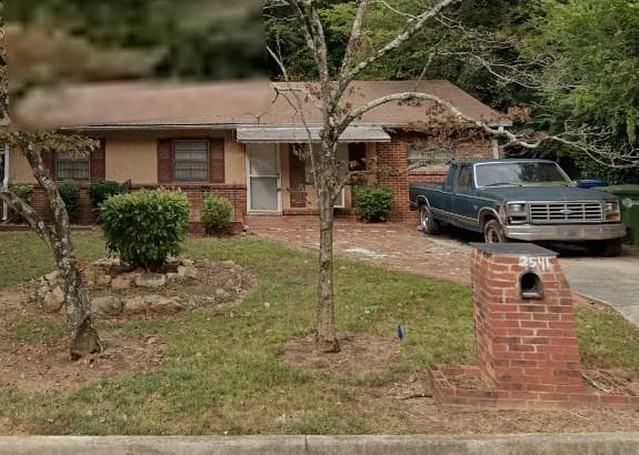3 bedroom, 1 bathroom single family residence sold at 2541 Santa Barbara Drive, Atlanta, GA 30318