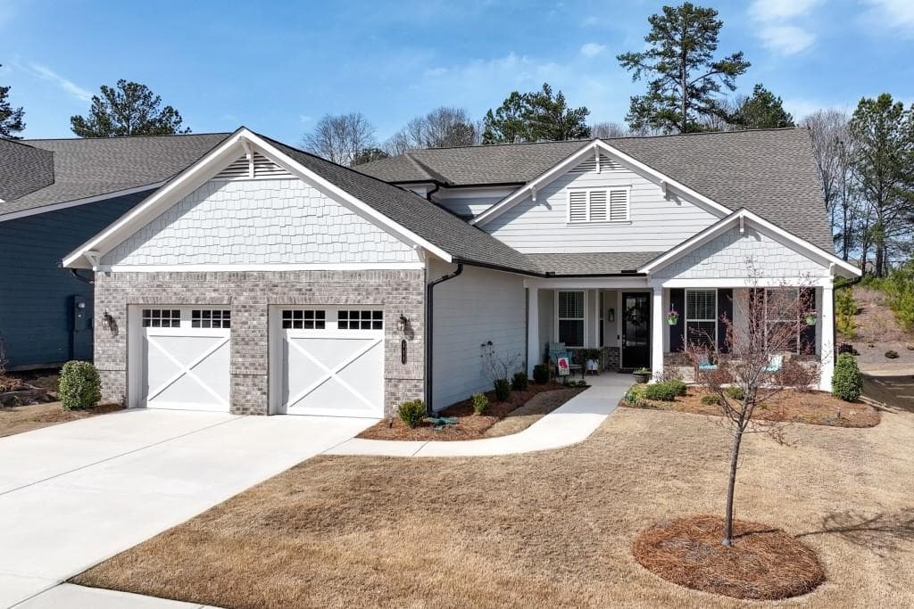 3 bedroom, 4 bathroom single family residence sold at 111 Silver Court, Hoschton, GA 30548