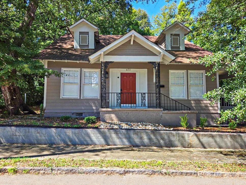 3 bedroom, 3 bathroom, 2,042 sq ft single family residence sold at 673 Pearce Street, Atlanta, GA 30310