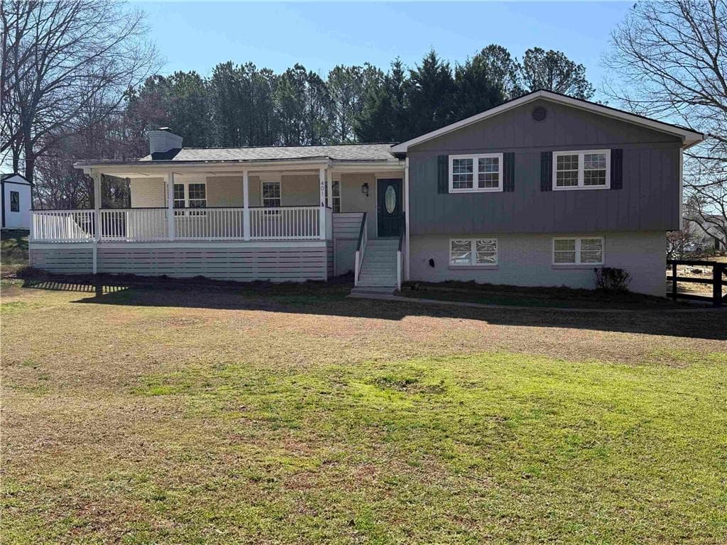 3 bedroom, 2 bathroom single family residence sold at 401 Falcon Court, Woodstock, GA 30188