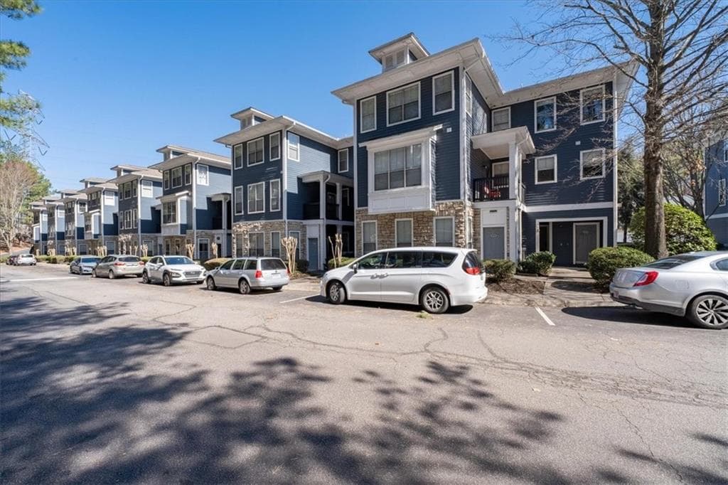 2 bedroom, 2 bathroom condominium sold at 1575 Ridenour Parkway 820, Kennesaw, GA 30152