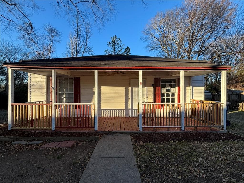 3 bedroom, 1 bathroom single family residence sold at 18 Laurel Street, Covington, GA 30014