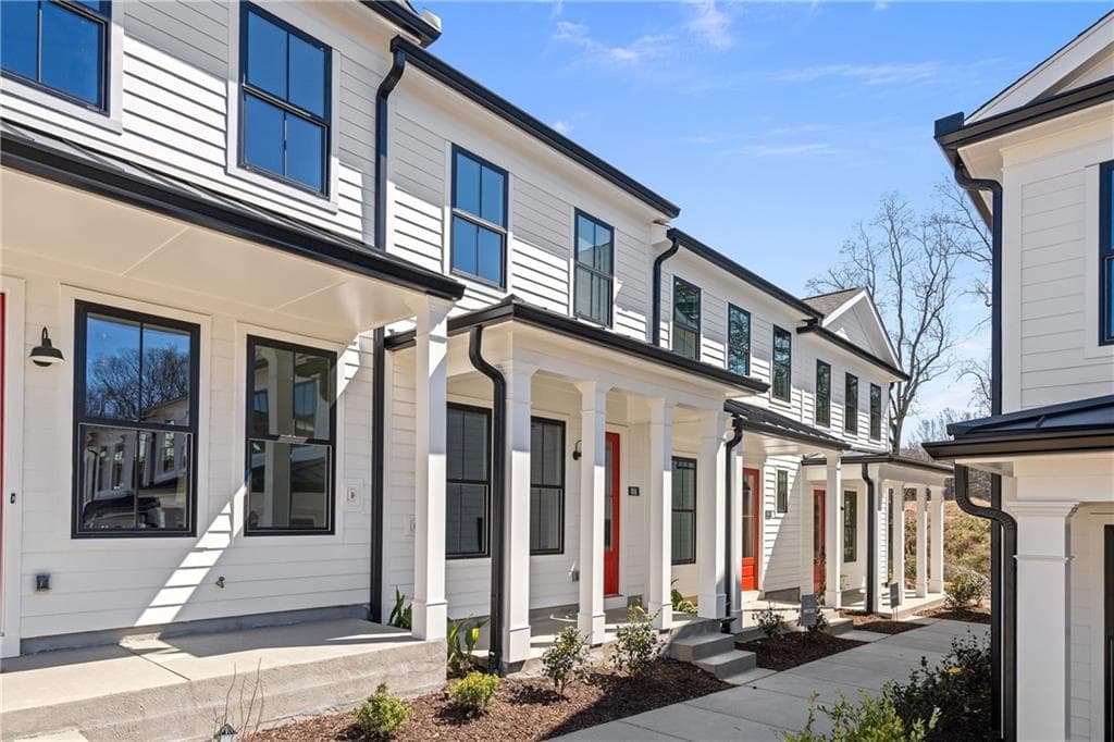 2 bedroom, 3 bathroom townhouse sold at 88 Black Gum Lane 43, Auburn, GA 30011