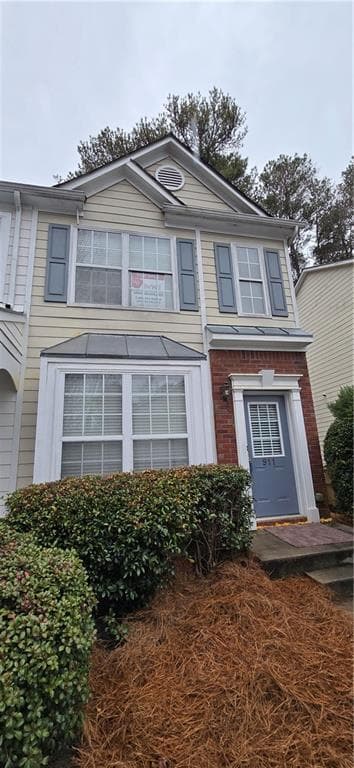 2 bedroom, 3 bathroom townhouse sold at 911 Redwood Drive, Norcross, GA 30093