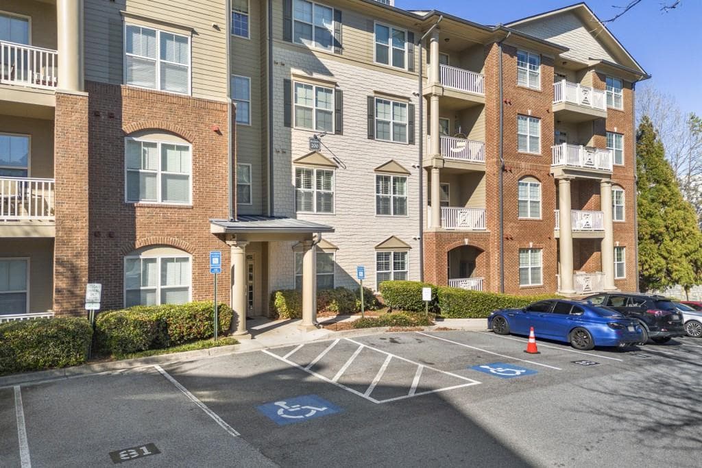 2 bedroom, 2 bathroom condominium sold at 4805 W Village Way 2108, Smyrna, GA 30080