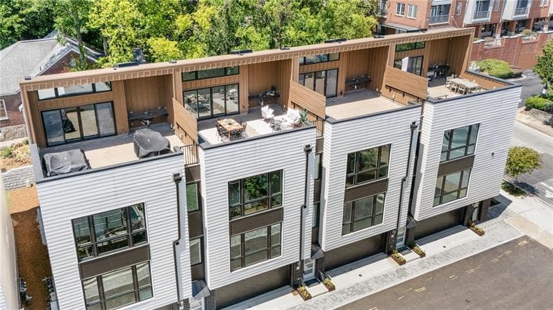 3 bedroom, 3 bathroom, 2,590 sq ft townhouse sold at 1635 Overlook Way, Atlanta, GA 30318