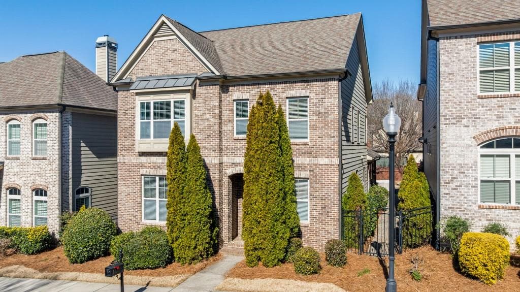 3 bedroom, 3 bathroom single family residence sold at 4309 Elliott Way, Smyrna, GA 30082