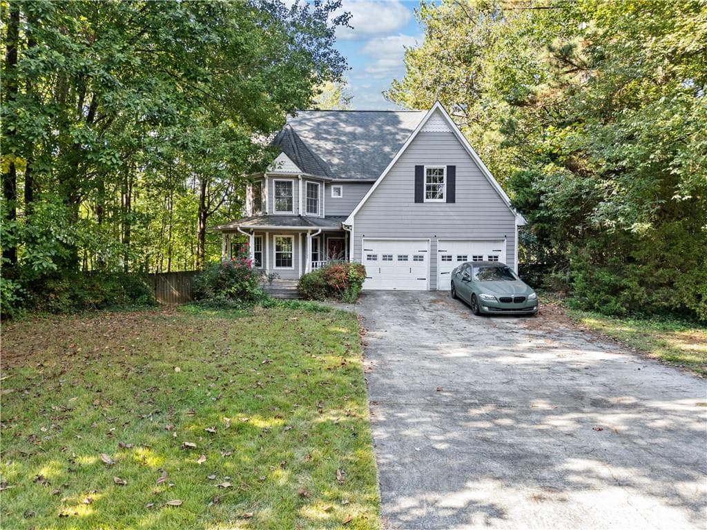 4 bedroom, 4 bathroom single family residence sold at 395 Lake Swan Court, Hiram, GA 30141