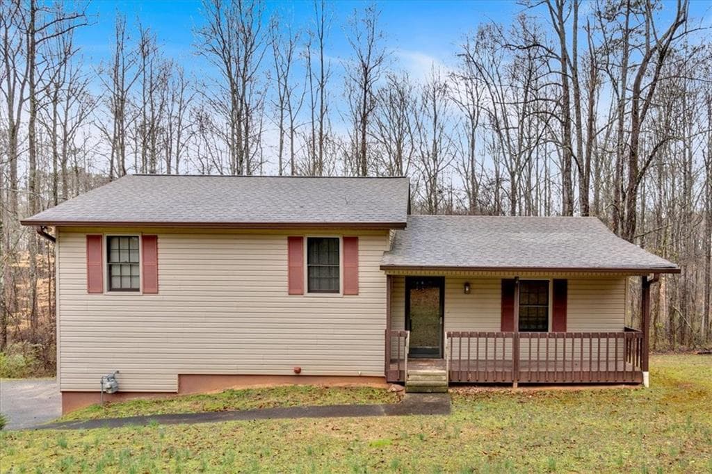 3 bedroom, 2 bathroom single family residence sold at 2211 Toonigh Road, Canton, GA 30115