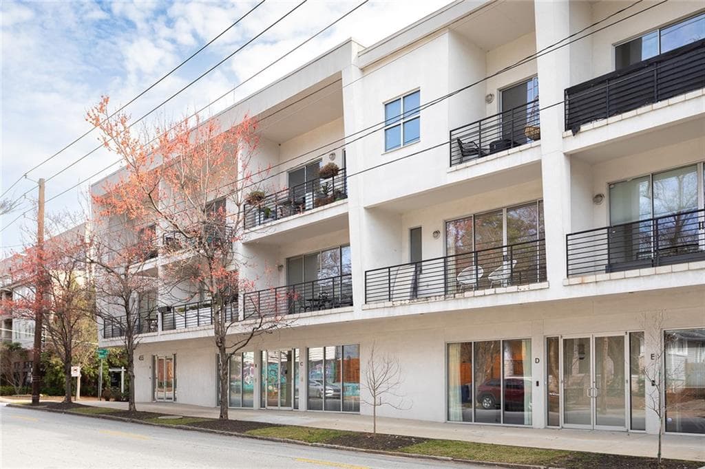 2 bedroom, 3 bathroom condominium sold at 455 Glen Iris Drive D, Atlanta, GA 30308
