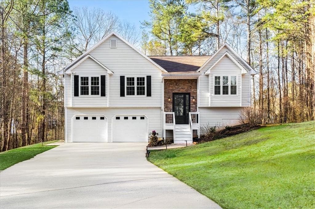 4 bedroom, 3 bathroom single family residence sold at 88 Summer Lake Place, Dallas, GA 30157
