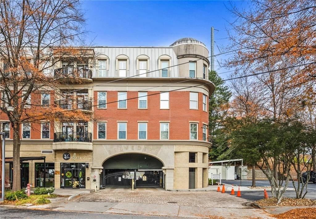 2 bedroom, 2 bathroom condominium sold at 560 Dutch Valley Road 209, Atlanta, GA 30324