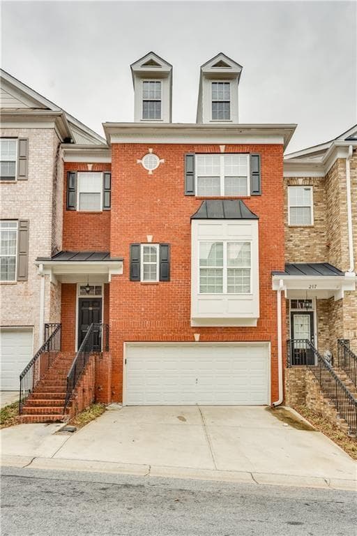 4 bedroom, 4 bathroom townhouse sold at 215 Aldridge Place 9, Smyrna, GA 30082